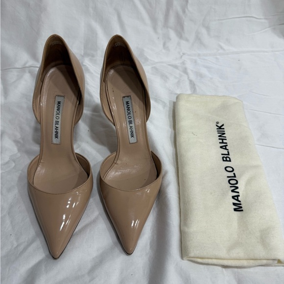 Manolo Blahnik Shoes - Manolo Blahnik Taylor Nude Pumps
